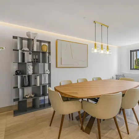 Ref 2058 Croisette Luxury 2-bedroom Indoor Pool For Rent *