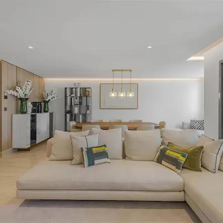 Ref 2058 Croisette Luxury 2-bedroom Indoor Pool For Rent *