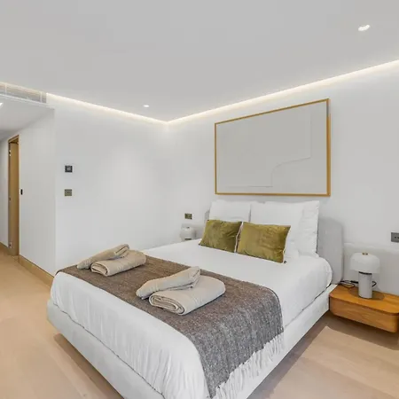 Ref 2058 Croisette Luxury 2-bedroom Indoor Pool For Rent Apartment *